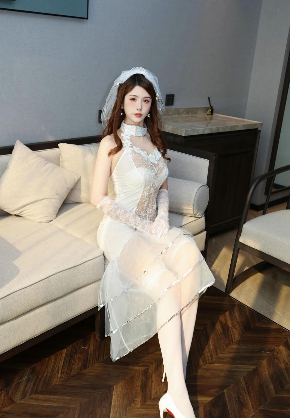 ���� �첥
