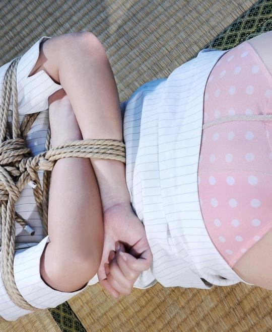 吉泽眀步图片