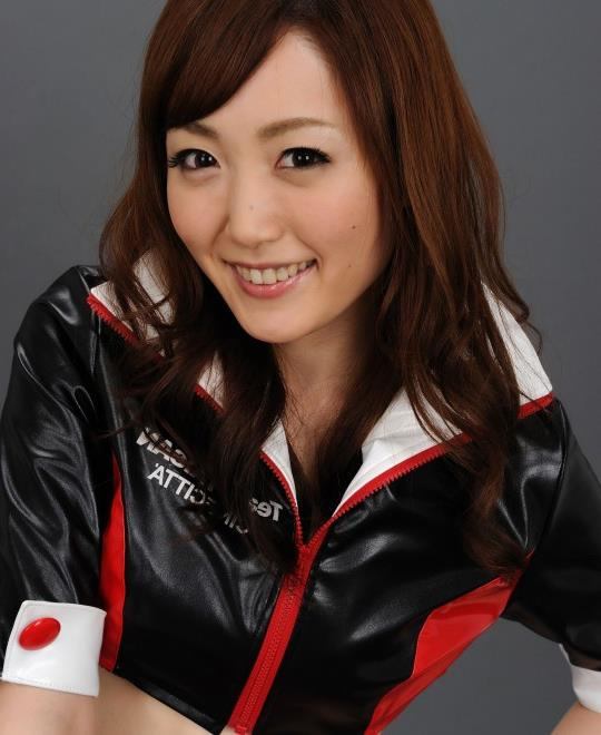 美女光屁屁打针